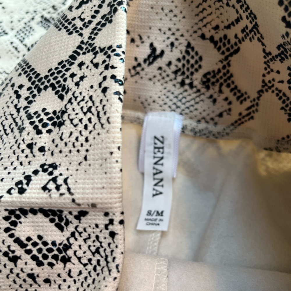NWT Zenana Fleece Lined Snake Print Leggings S/M - Picture 10 of 10
